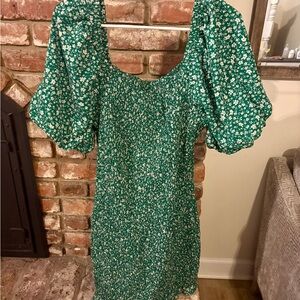 Floral Green Dress with Puffy Sleeves